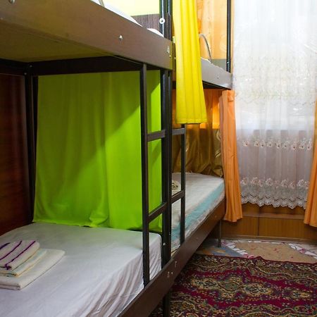 Клуб B55 Hostel Dnjepropetovsk Buitenkant foto