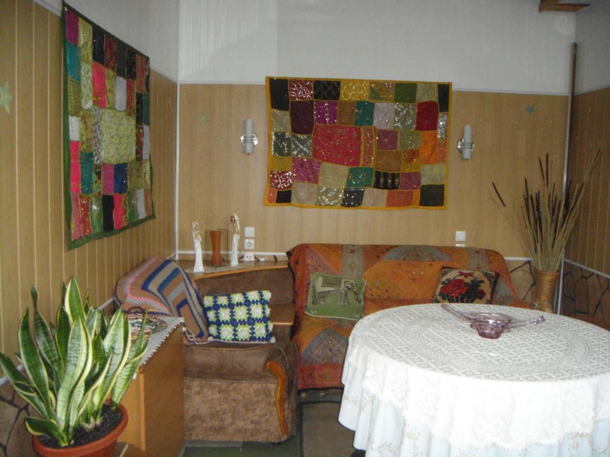 Клуб B55 Hostel Dnjepropetovsk Buitenkant foto